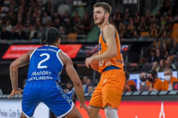 埃贝尔的本 埃贝尔的本