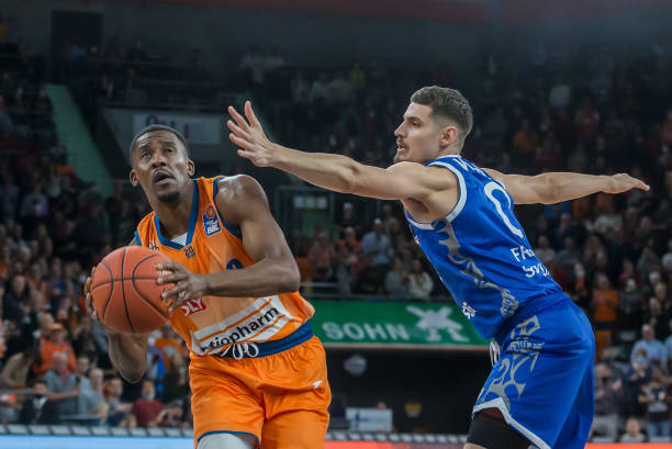 时依旧保持 时依旧保持