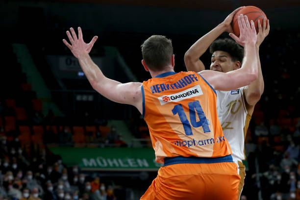 争得一席之 争得一席之