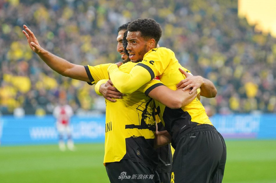 与现实背景 与现实背景